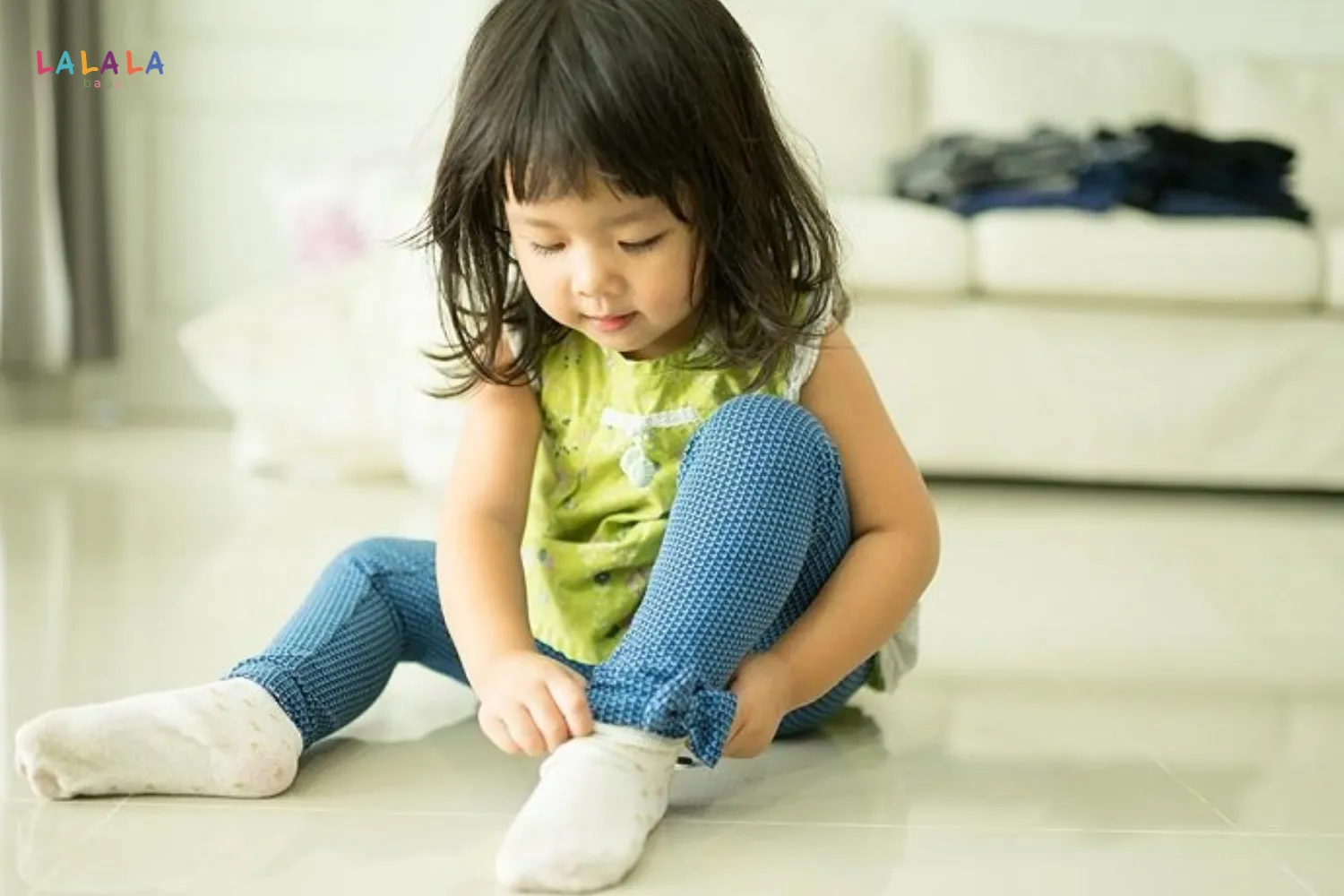 Bé bắt đầu biết chăm sóc bản thân