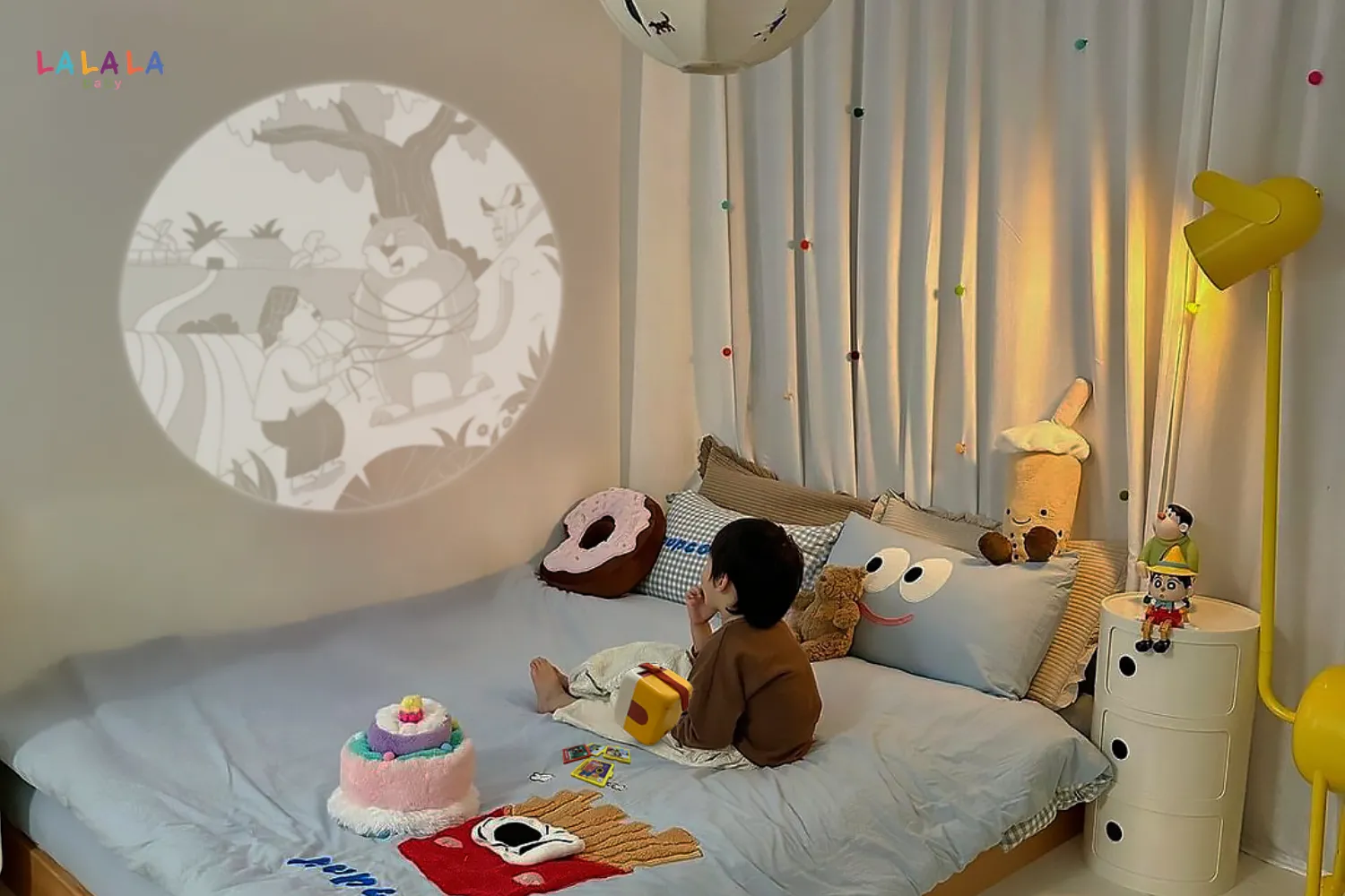 Máy chiếu kể chuyện cho bé Lala Cinema