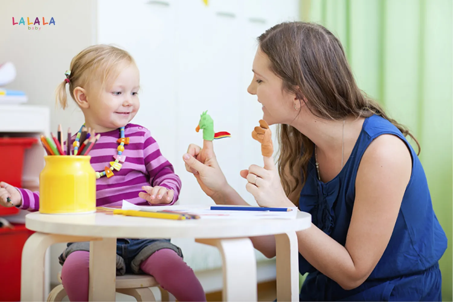 Ba mẹ cần quan sát cách trẻ sử dụng các đầu ngón trong nhiều tình huống