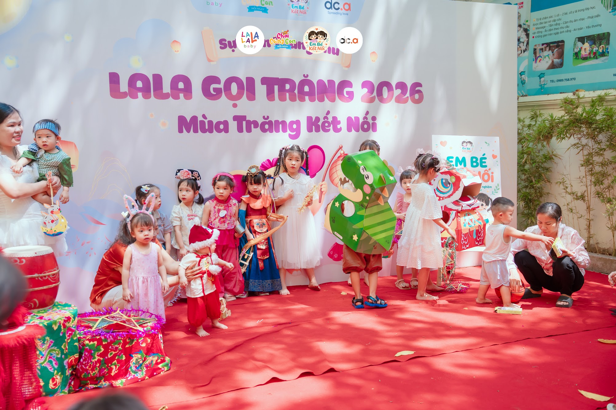 Những bộ trang phục đáng yêu, những nụ cười rạng rỡ và thật nhiều khoảnh khắc đáng nhớ tại Trạm Sum vầy Những bộ trang phục đáng yêu, những nụ cười rạng rỡ và thật nhiều khoảnh khắc đáng nhớ tại Trạm Sum vầy