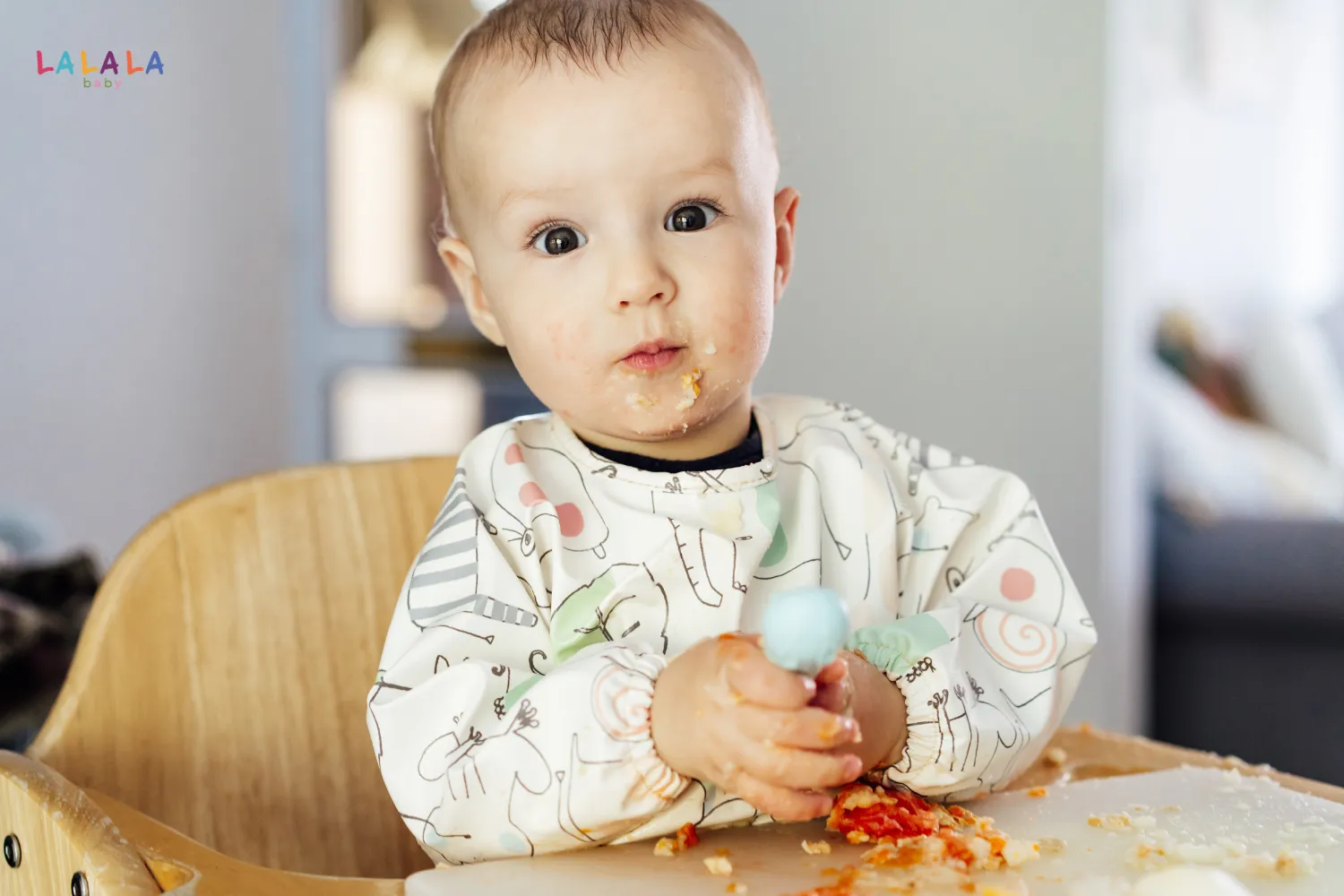 Phương pháp Baby Led Weaning - Bé tập ăn dặm bằng cách bốc nhón thức ăn
